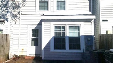 Building Photo - 807 Diploma Ct