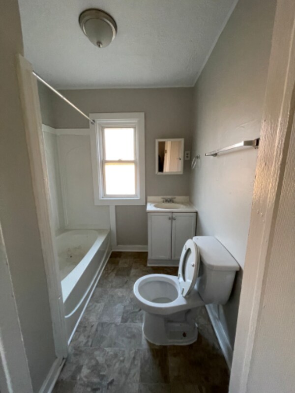 Foto del edificio - 556 Emerson St