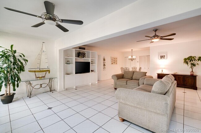 Foto del edificio - 260 Sunrise Dr