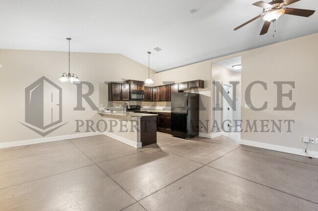 Building Photo - 3325 E Aster St