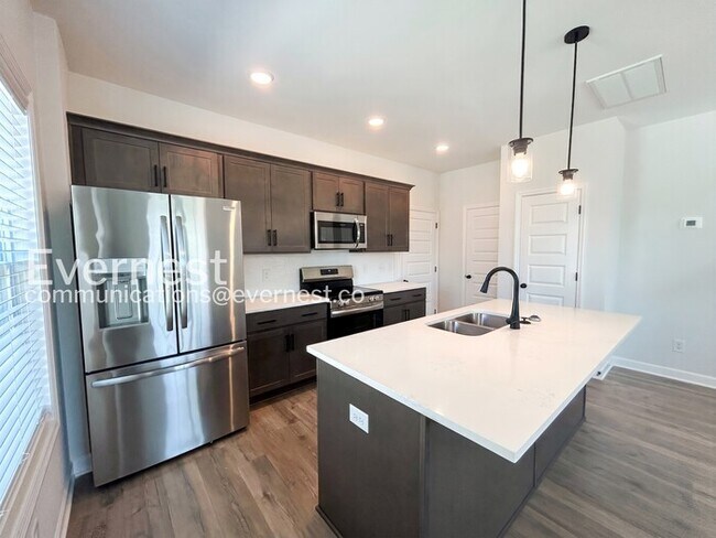 Foto del edificio - Modern Living Awaits in Antioch with Garage/ 3 beds & 2.5 baths / Available now!