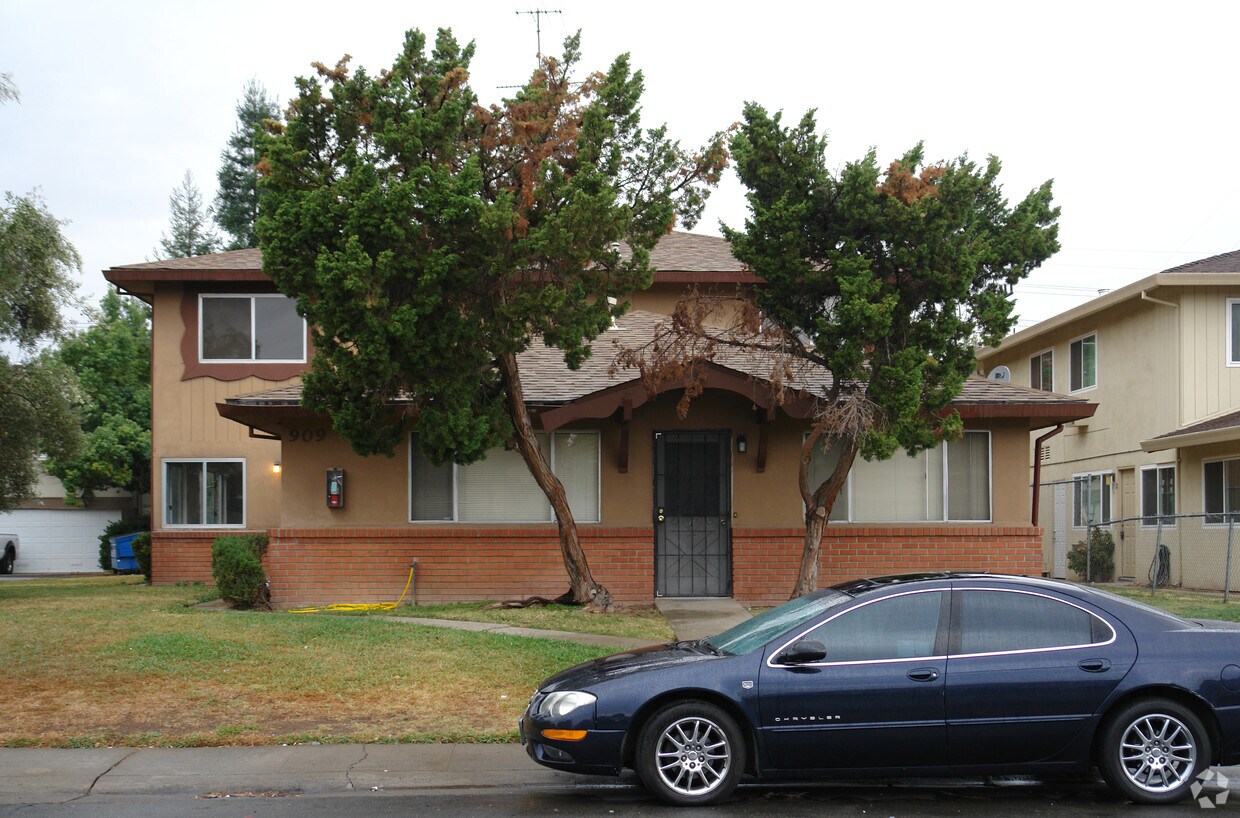 Foto del edificio - 909 Carro Dr