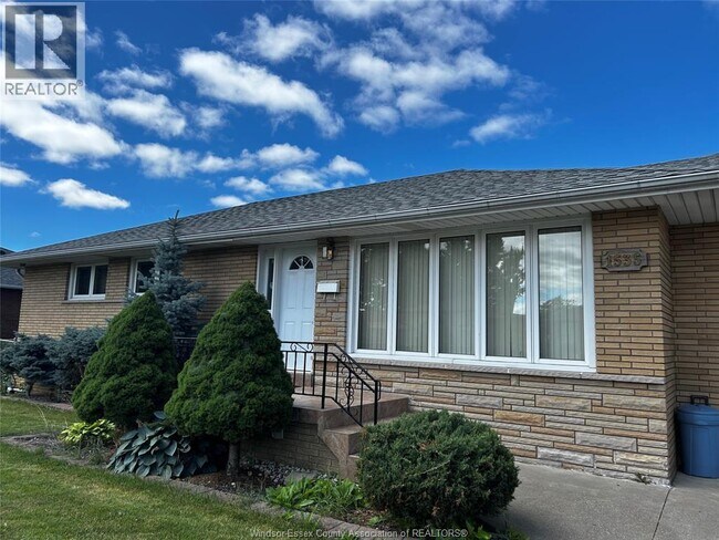 Photo du bâtiment - 1535 St Patricks Ave