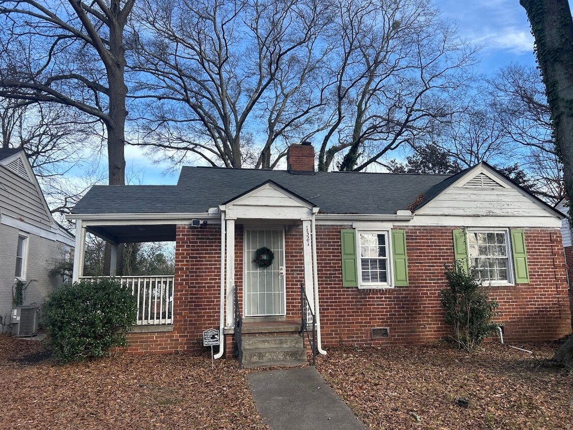 Primary Photo - 3 Bed and 2 Bath in Atlanta with a Bonus R...