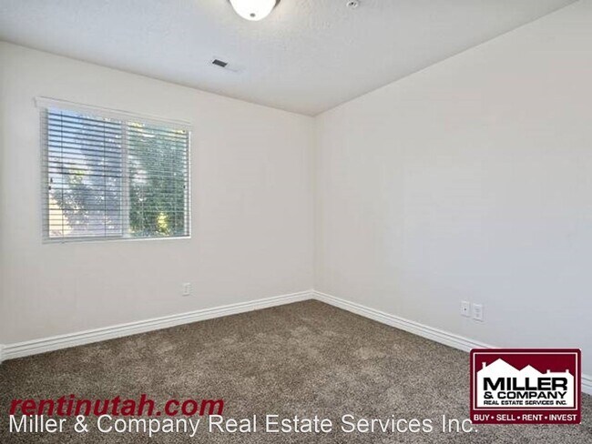 Building Photo - 3 br, 2 bath House - 3822 Clare Dr. #C-11 ...