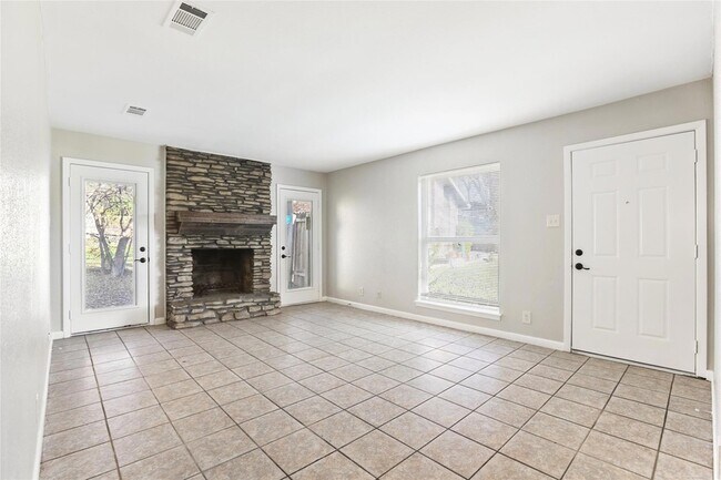Foto del edificio - 1408 Valleyridge Cir