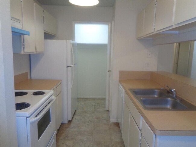 Foto del edificio - 5531 Farley Dr