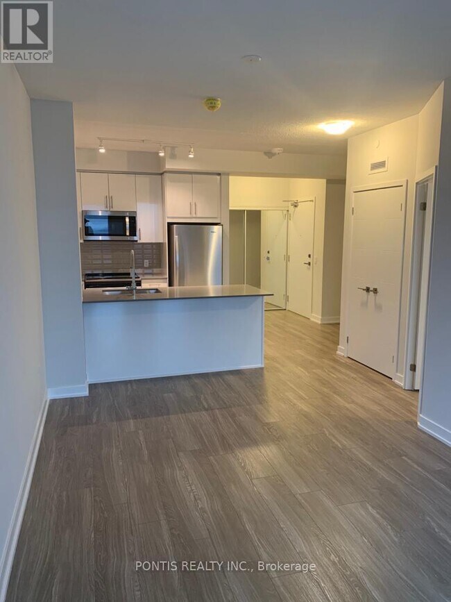 Photo du bâtiment - 4085 Parkside Village Dr