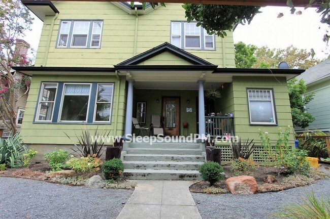 Foto del edificio - Two Bedroom Duplex with Beautiful Gardens