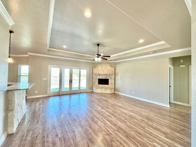 Building Photo - Price Drop!  Viewable Now!