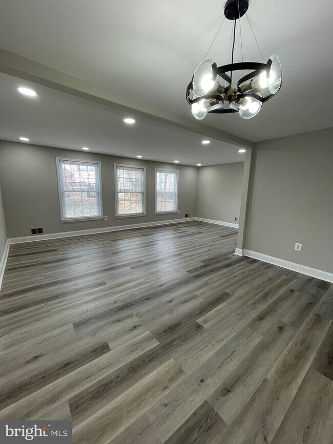 Building Photo - 1328 Potomac Heights Dr