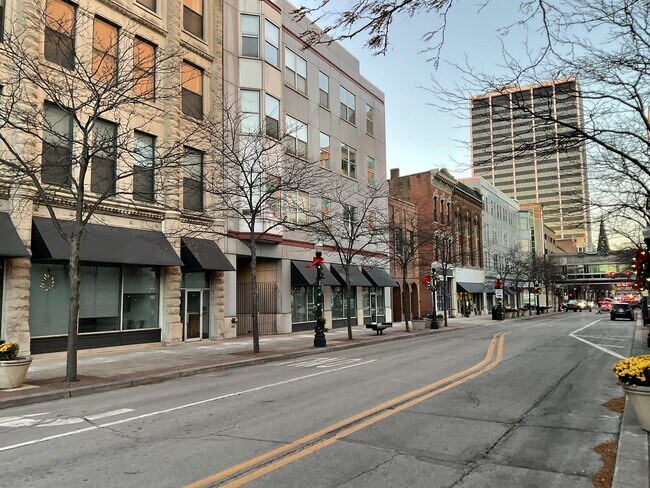 Foto del edificio - 112 W Washington Blvd