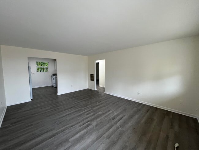 Building Photo - 1855 Dillone Ln