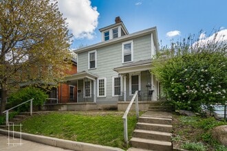 Building Photo - 860-862-862 Dennison Ave