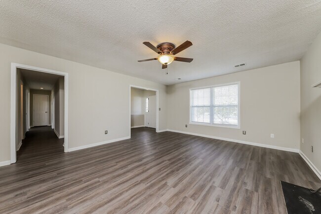 Foto del edificio - 909 Havenridge Dr