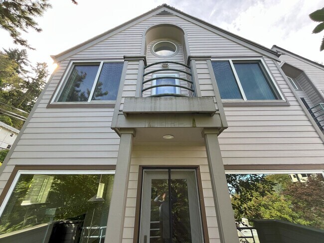Foto del edificio - Stunning Goose Hollow-Southwest Hills Home...