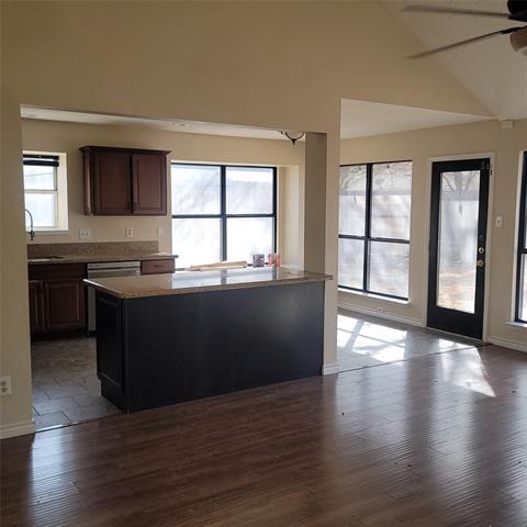 Foto del edificio - 6312 Brookmont Ct