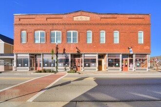 Building Photo - 164 N Louisville St