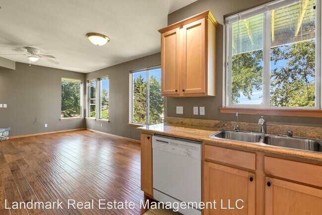 Foto del edificio - 3 br, 2.5 bath House - 2131 Yew Street