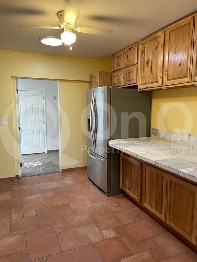 Foto del edificio - 2831 N Fontana Ave