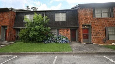 Building Photo - 1961 Meadowbrook Cir