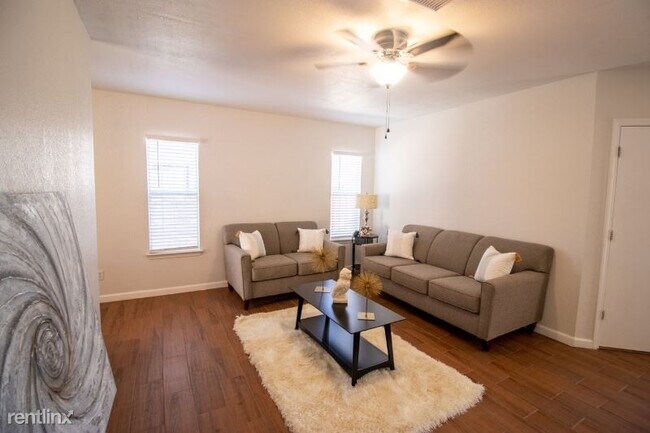 Building Photo - 2 br, 1 bath House - 11525 Tony Ponce Dr