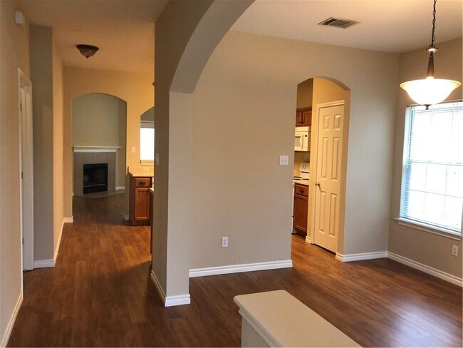 Foto del edificio - 18101 Maxa Dr