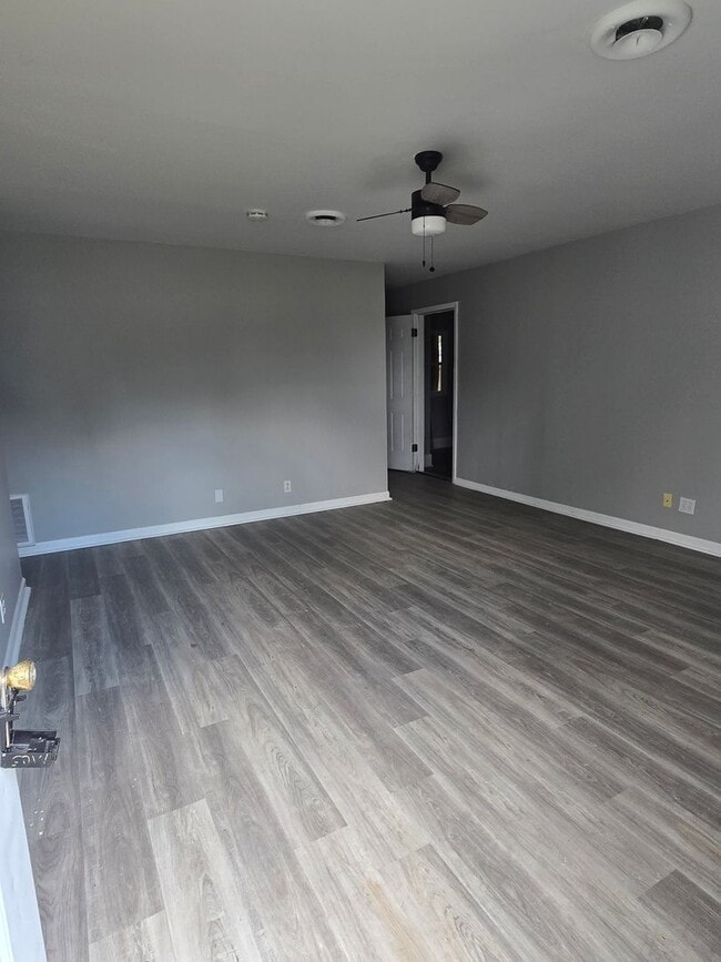 Building Photo - 708 St Norbert Dr