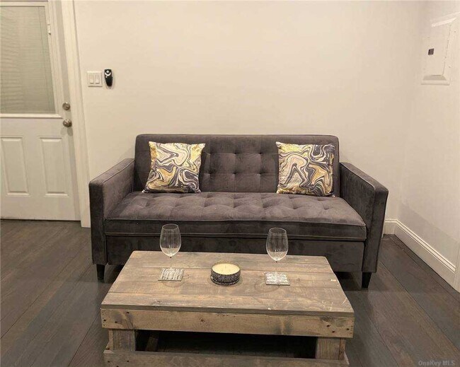 Sofa/Sleeper - 146 Wilson Ave
