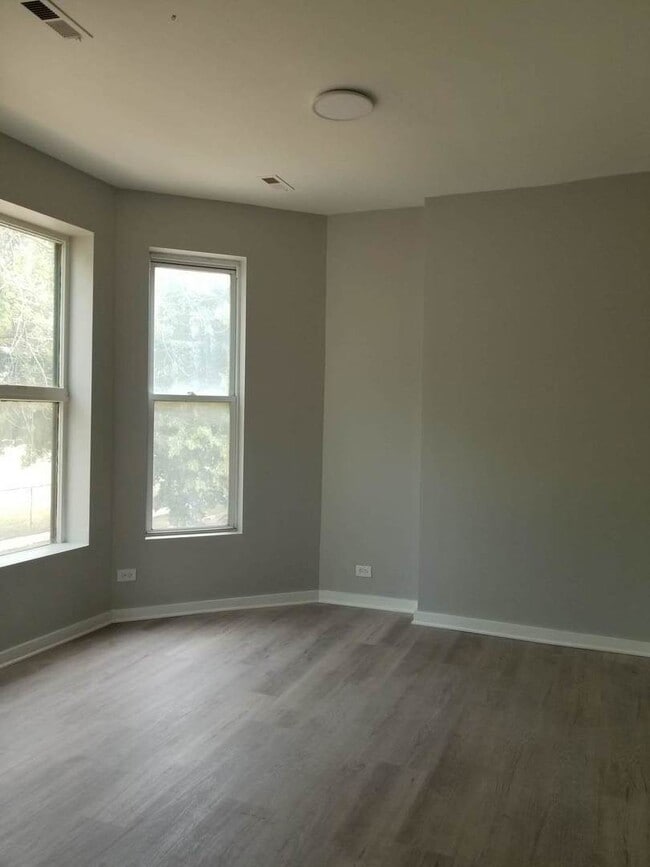 Building Photo - 5632 S Lowe Ave