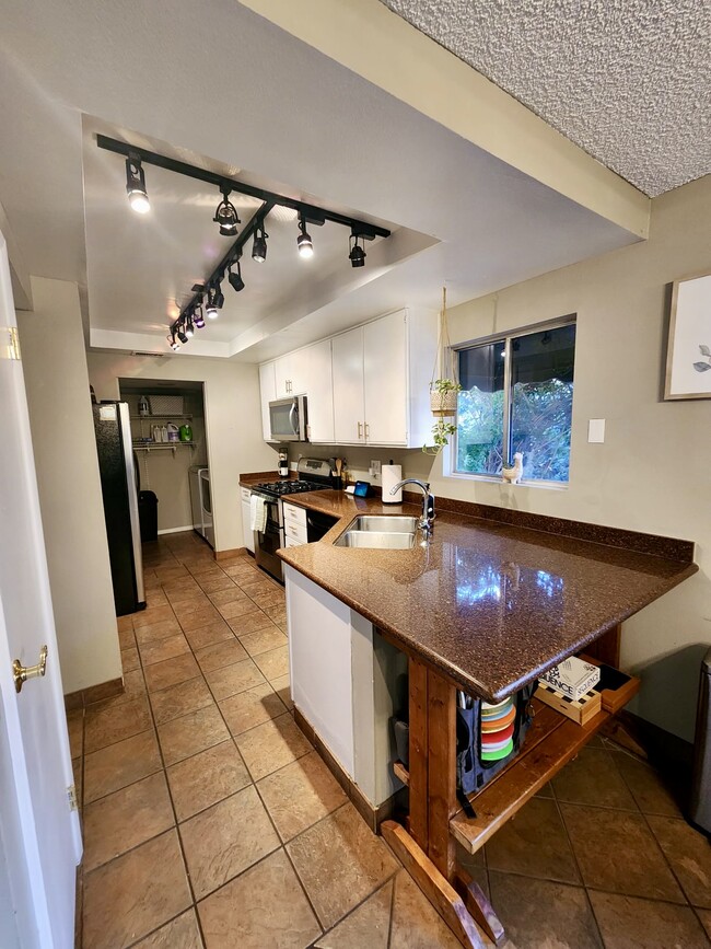 Foto del edificio - 104 Boysenberry Ln