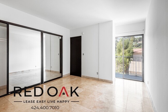 Building Photo - 3949 Los Feliz Blvd