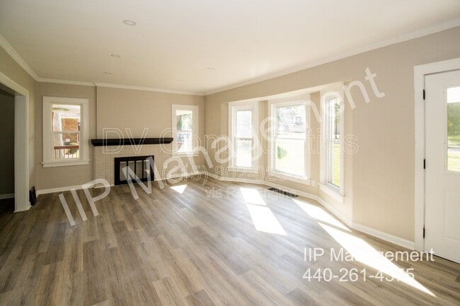 Foto del edificio - 29396 Detroit Rd