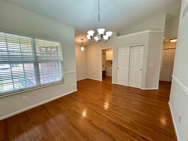 Foto del edificio - Hebron KY - Stunning, spacious 3 bed Condo...