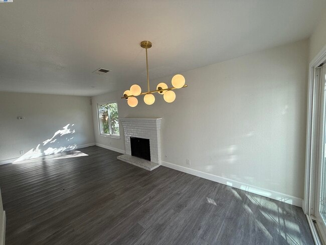 Foto del edificio - 91 Fountainhead Ct