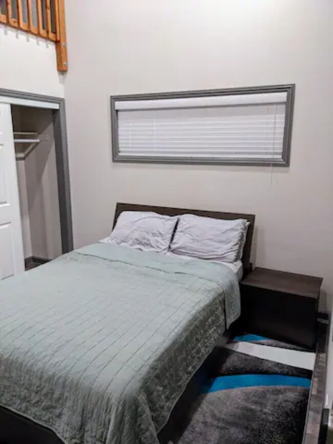 Cama - 479 Vaughn Ave
