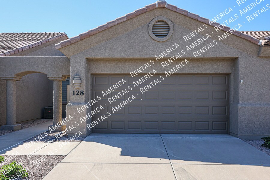 Foto principal - 4202 E Broadway Rd