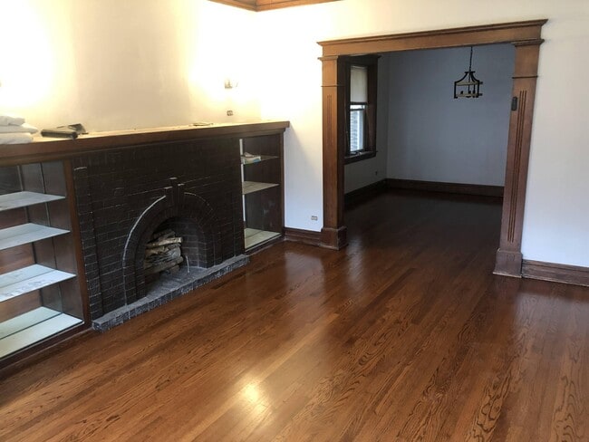 Living Room - 3636 N Troy St
