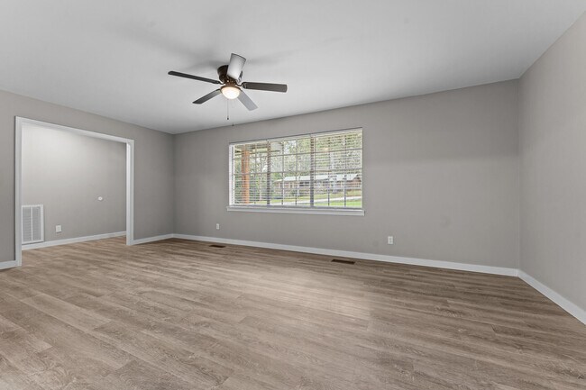 Foto del edificio - 6411 Ramsey Rd