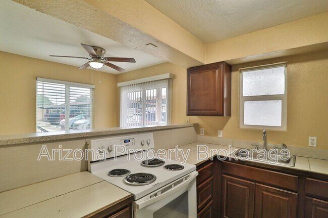 Building Photo - 601 W Rio Salado Pkwy