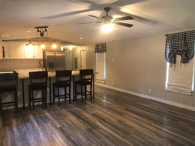 Building Photo - 40109 Bosque Rd
