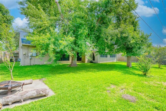 Building Photo - 7903 Portal Dr