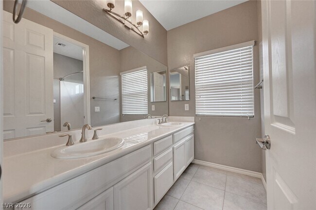 Building Photo - 358 Elder View Dr