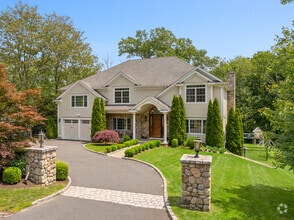 Building Photo - 57 Overbrook Dr