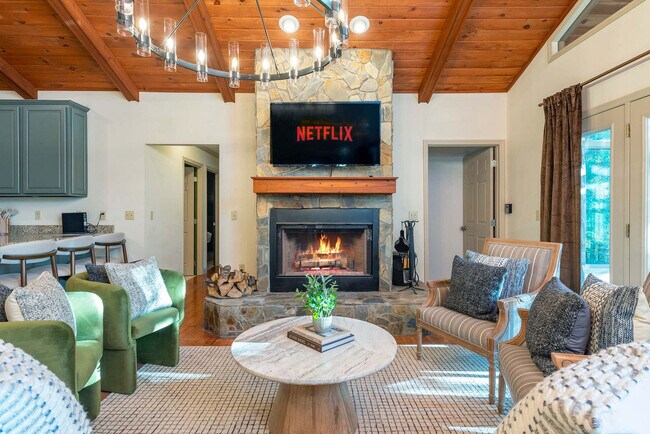 Building Photo - 1936 El Miner Dr