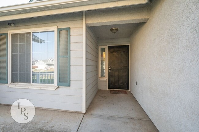 Building Photo - Fresno Westside Home, 3BR/2BA, Built 2002 ...