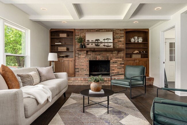 Building Photo - London Property