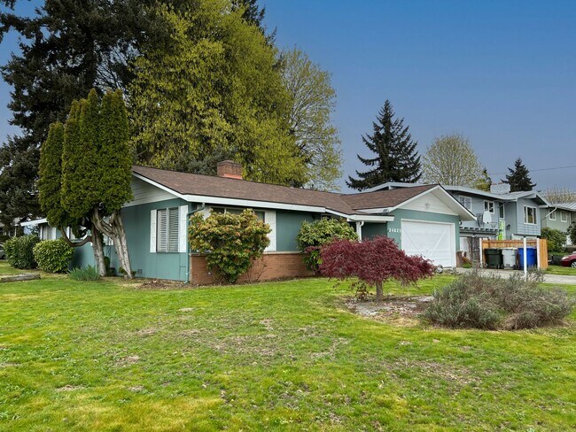Building Photo - West hill Kent rambler home 3 bedroom 2 ba...