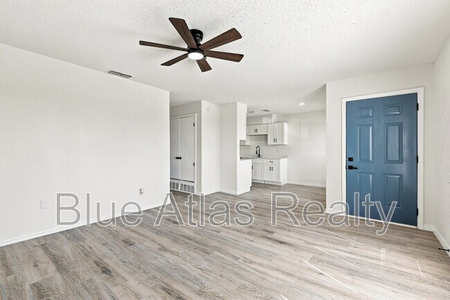 Foto del edificio - 8137 Foxfire Ln