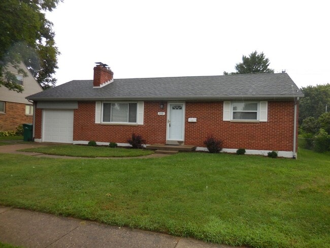 Gorgeous Two Bedroom/Two Full Bath Renovated Home In Kettering w/Full Finished Basement - Gorgeous Two Bedroom/Two Full Bath Renovated Home In Kettering w/Full Finished Basement